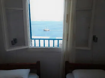 Bouganville * Adamantas (Milos)